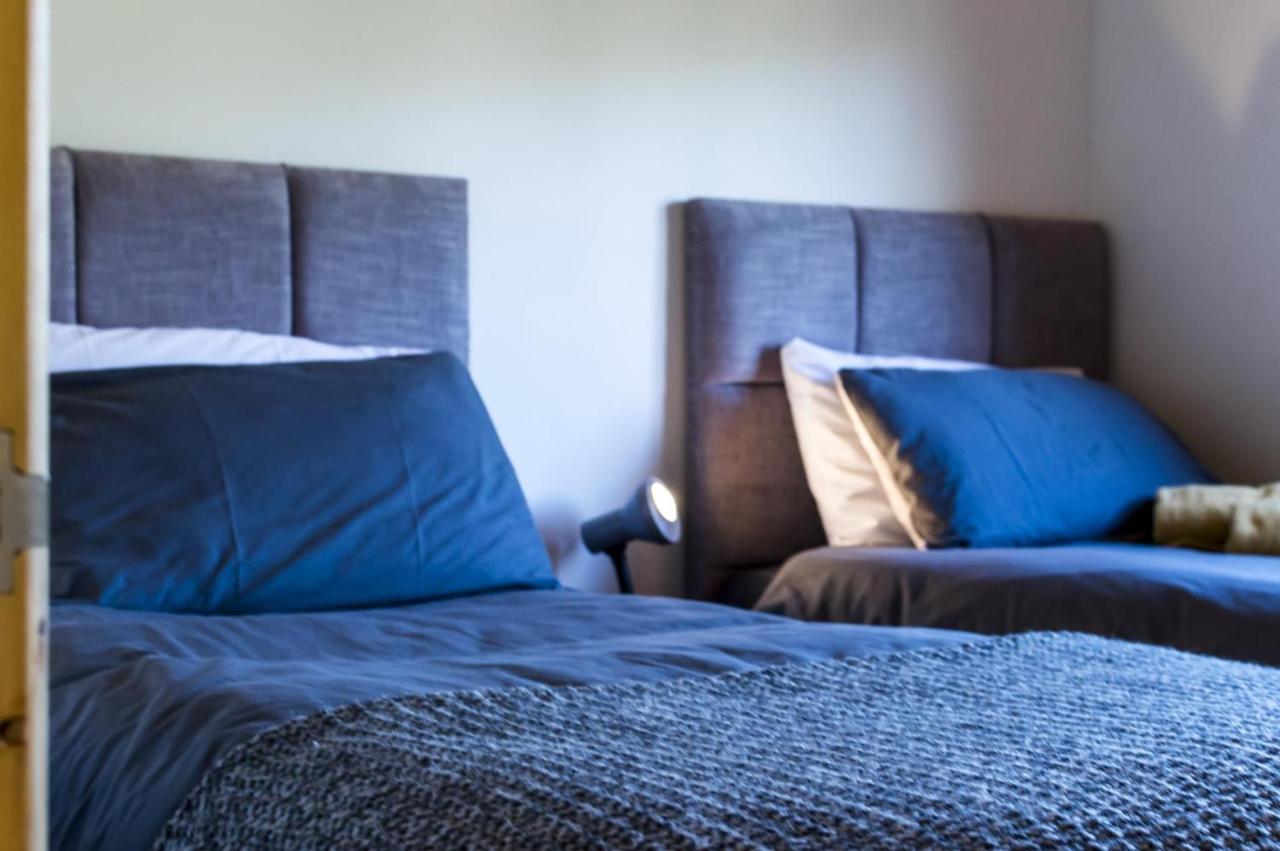 Fern Lodge - 2 Bedroom Log Cabin - Saint Florence - Tenby Esterno foto