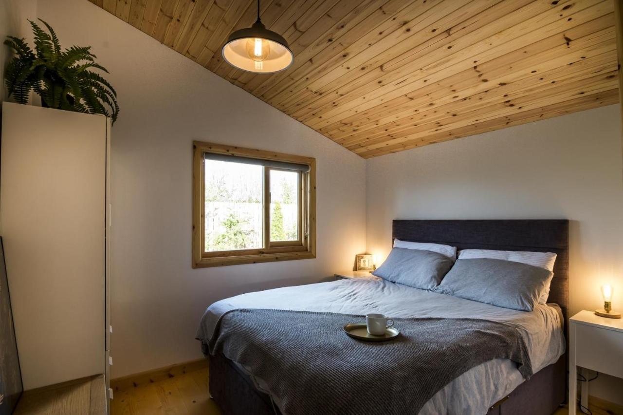 Fern Lodge - 2 Bedroom Log Cabin - Saint Florence - Tenby Esterno foto