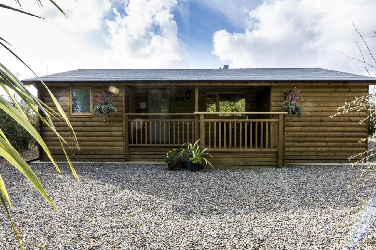 Fern Lodge - 2 Bedroom Log Cabin - Saint Florence - Tenby Esterno foto