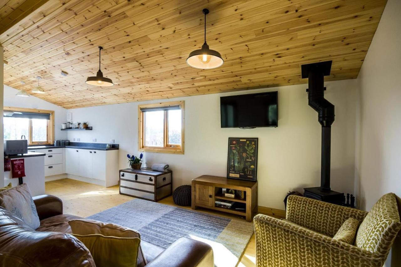 Fern Lodge - 2 Bedroom Log Cabin - Saint Florence - Tenby Esterno foto
